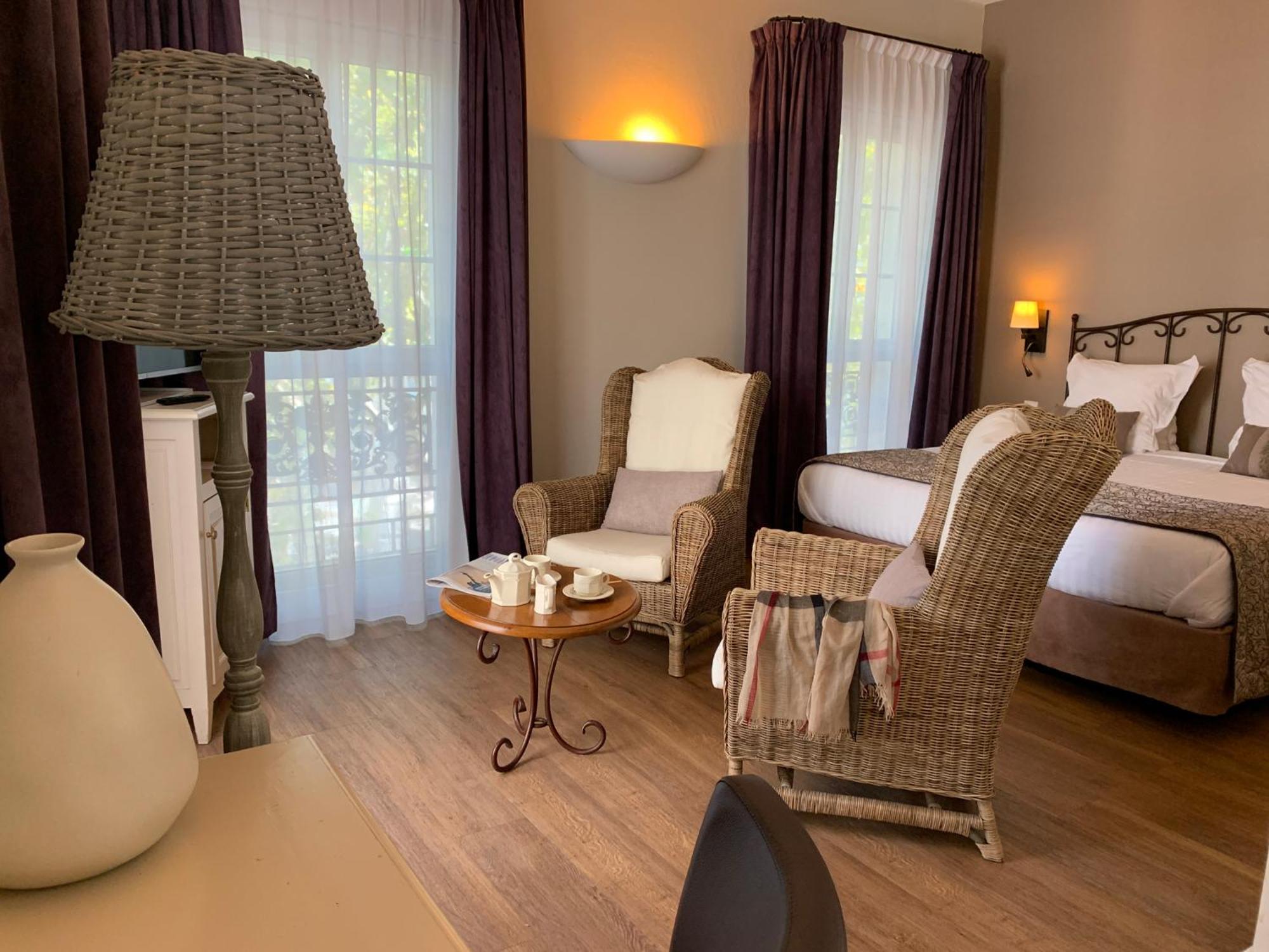De L'horloge Hotel 4*