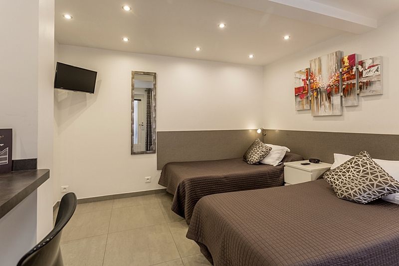 De L'horloge Hotel 4*
