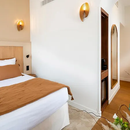 Hotel De L'Horloge Avignon Room photo