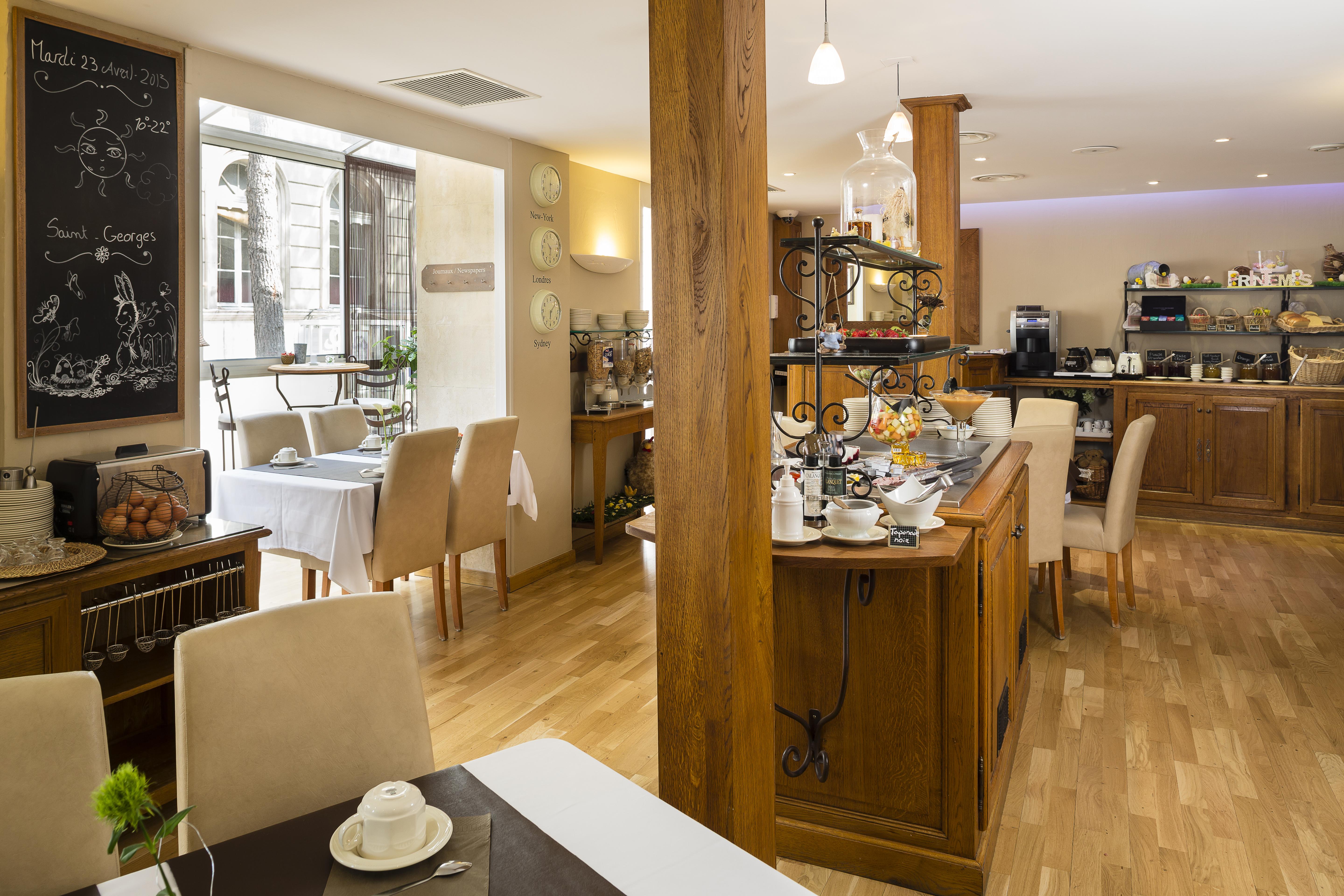 De L'horloge Hotel